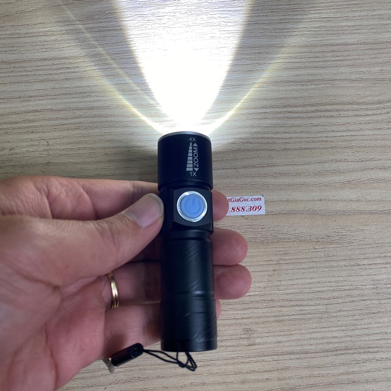 Đèn pin siêu sáng mini bỏ túi Ultrafire X305 nhỏ gọn, zoom xa gần, sạc USB (mã DP142)