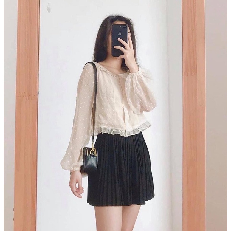 Áo voan chấm bi nổi cổ tròn viền ren khuy dọc