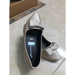 Giày cao gót khóa cách điệu