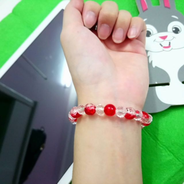 Sale 20 chuỗi đeo tay phong thủy y hình. Giá 280k/20 chuỗi