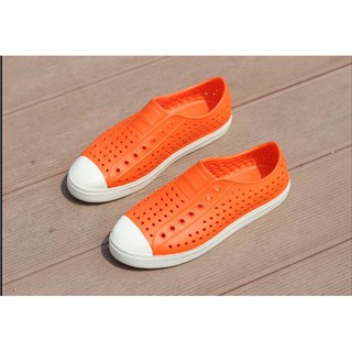 Giày Nhựa Native Jefferson - Chất Nhựa E.V.A Siêu Nhẹ, Không Thấm Nước - Màu Cam