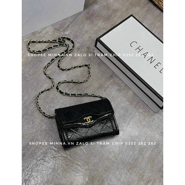 Túi Đeo Chéo Nữ Mini Đẹp Da Bóng Logo Vàng 13cm không vừa điện thoại