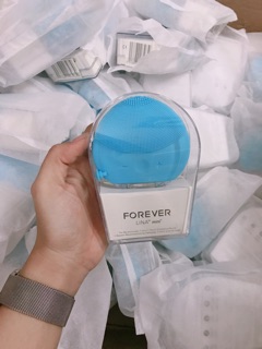 Máy rửa mặt massage rung tạo bọt Foreo