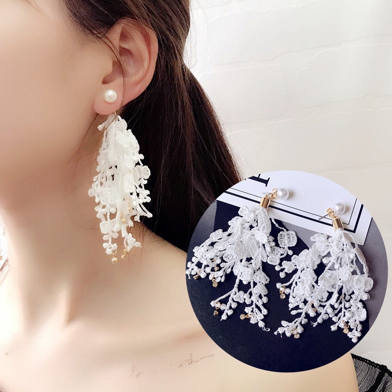 Đôi Khuyên Tai Dáng Dài Trang Trí Hoa Vải Và Ngọc Trai Xinh Xắn