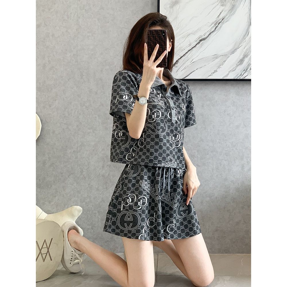 European shorts sports leisure suit women's summer 2022 new short-sleeved fashion high-end light mature temperament two-piece fashion