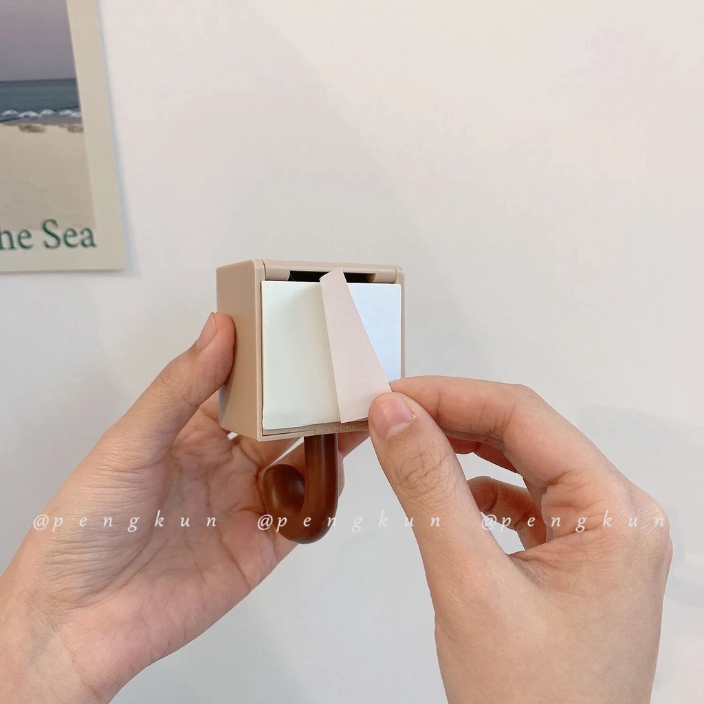 Móc Treo Chìa Khóa Dán Tường Hình Chú Sóc Độc Đáo Tiện Dụng