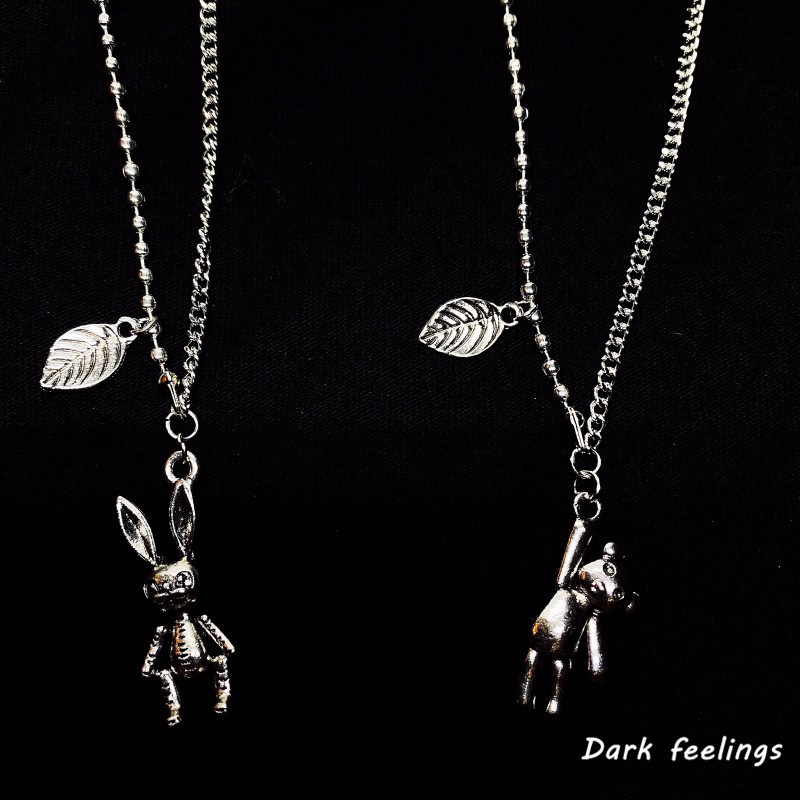 Dây Chuyền Mặt Tròn Khắc Hình Gấu Và Thỏ 133972dark