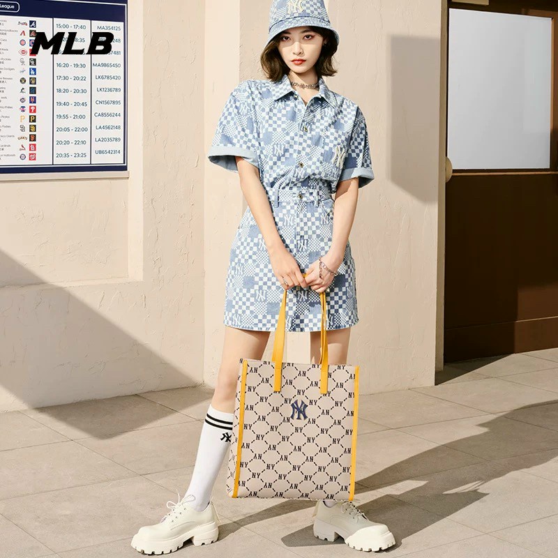 túi tote mlb kèm ví nhỏ vừa a4 size 37 x 40 x 9 cm đủ màu
