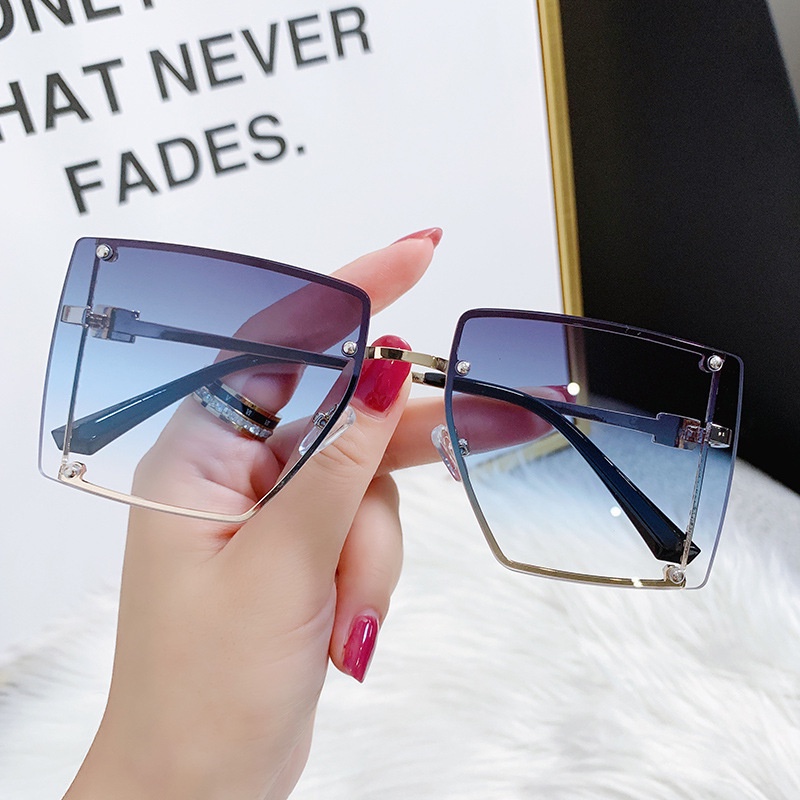 Kính mát phong cách cổ điển thời trang 2021 dành cho nữ