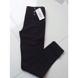 Quần leggings 6khuy trang trí