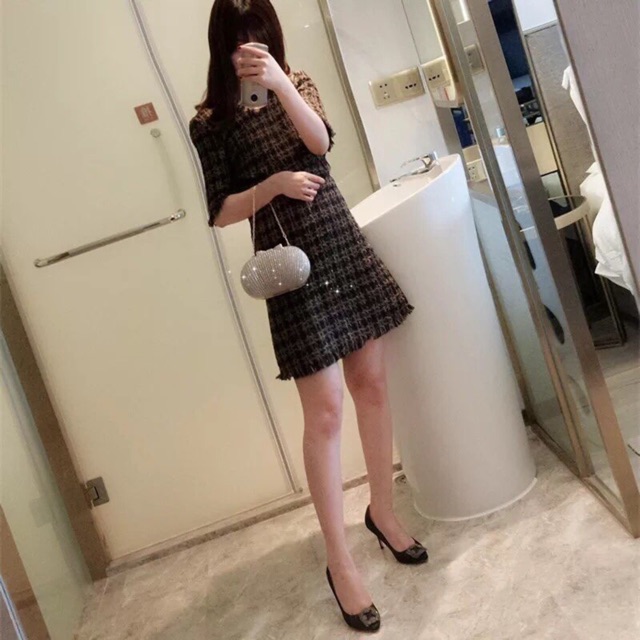 Clutch dự tiệc đính nhũ khoá nơ sang chảnh | BigBuy360 - bigbuy360.vn