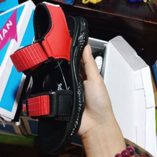 Combo 3 đôi xăng đan cho bé 25
