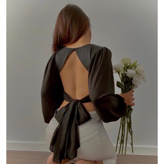 Áo croptop tay dài, thắt nơ sau lưng sang chảnh