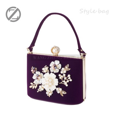 Clutch nhung đính hoa