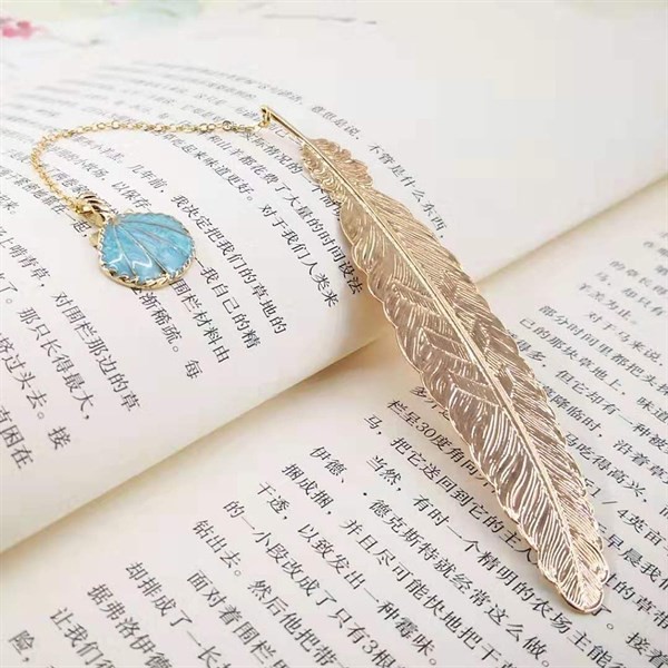 Bookmark Kim Loại Đánh Dấu Sách Hình Lông Vũ Dây Treo - Vỏ Sò Màu Xanh Dương