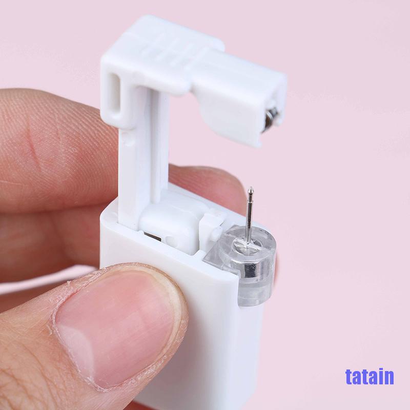 Dụng cụ bấm lỗ tai dùng 1 lần tiện dụng