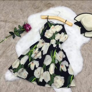 ĐẦM XÒE HOA CỔ YẾM