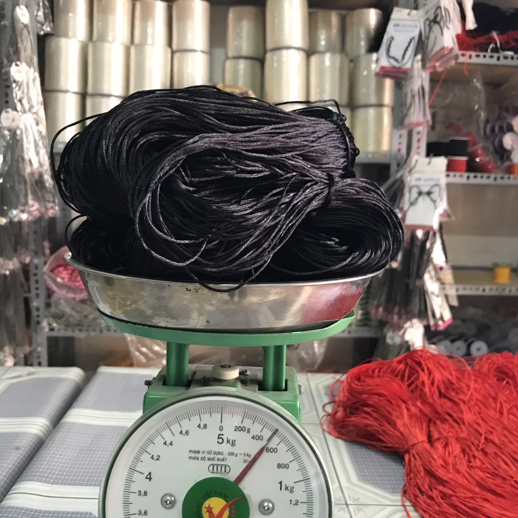 Dây may mắn thắt vòng tay