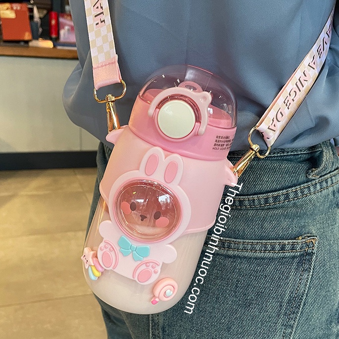 Bình nước cho em bé 700ML Tặng Kèm Dây Đeo Chéo N233