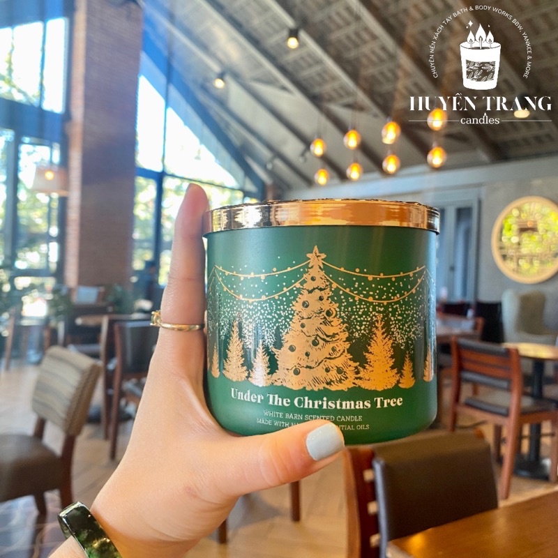 Nến thơm 3 bấc mùi Under the Christmas tree hãng Bath & Body Works BBW 411gr[Giáng Sinh]