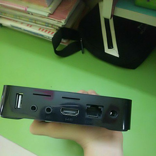 Android tv box chơi game xem phim