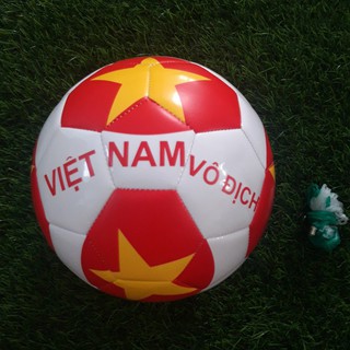 QUẢ BÓNG ĐÁ SỐ 3 IN CỜ VIỆT NAM(TẶNG KIM TÚI)