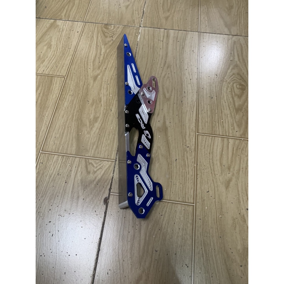 Che sên xe raide Fi va satria nhôm CNC màu xanh