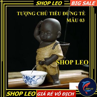 Tượng chú tiểu đứng tè mẫu 03 - gốm tử sa- phụ kiện bàn trà - phong thủy - trang trí tiểu cảnh