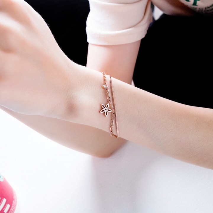 Lắc Tay Hoa Xinh Titan Ko Đen Cao Cấp TT 2070 - TT 2070