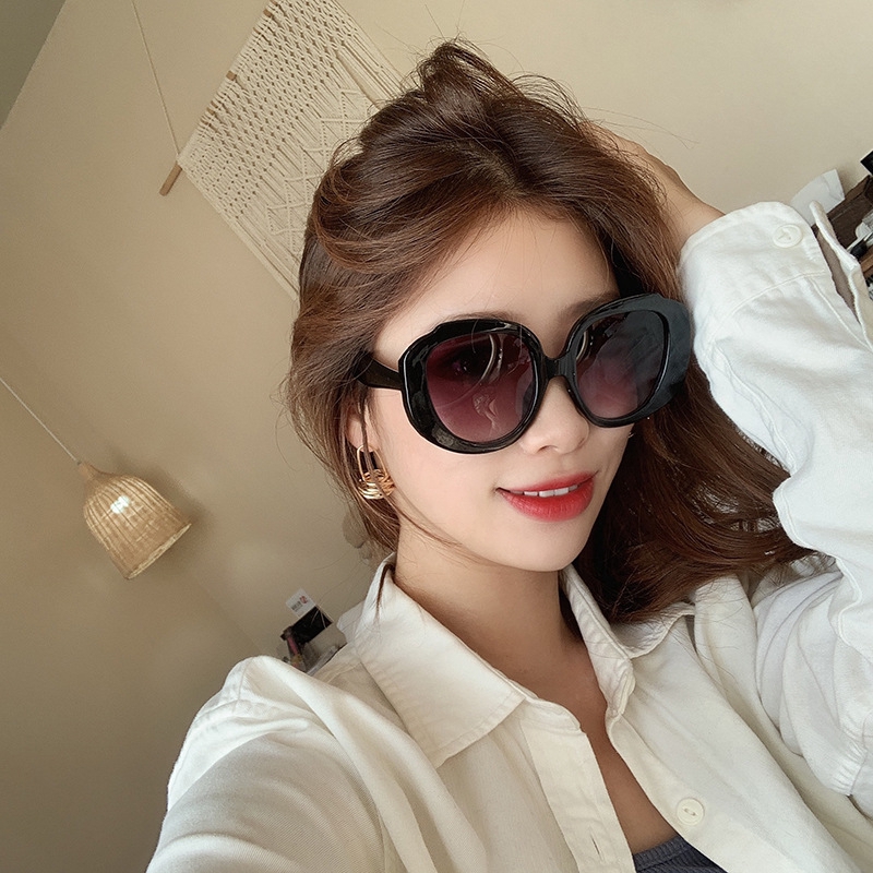 Kính Mát Nữ Gọng Lớn Phong Cách Vintage