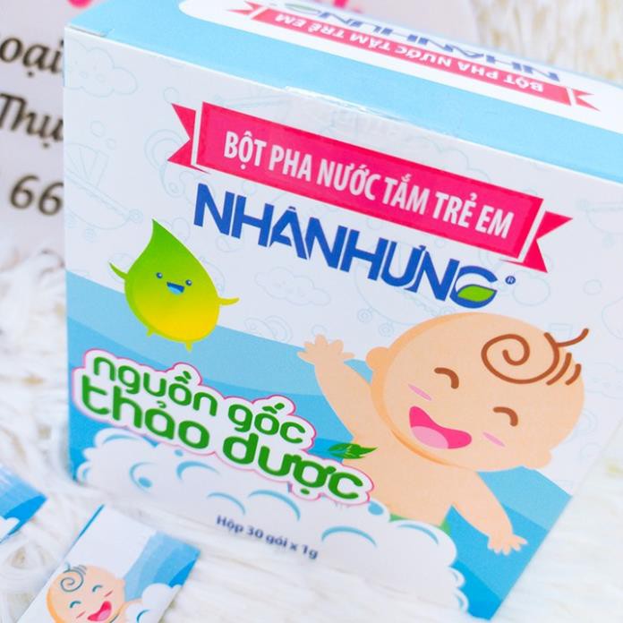 Bột pha nước tắm trẻ em Nhân Hưng nguồn gốc thảo dược hộp 30 gói