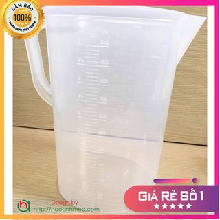 Ca đong hóa chất, bằng nhựa, có chia vạch, có quai, có mỏ, từ 500ml đến 2000ml