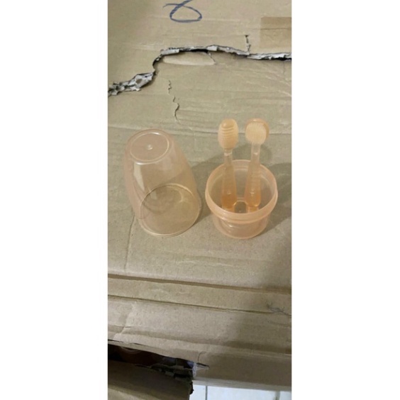 DỤNG CỤ TƯA LƯỠI - ĐÁNH RĂNG CHO BÉ IUU LH36