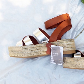 Sale sandal cói H.M bị lỗi