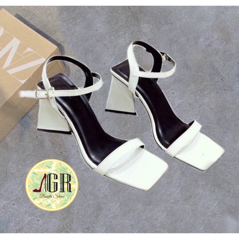 Sandal quai mảnh da bóng gót tam giác 10 cm