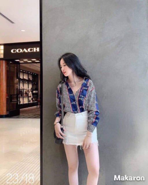 Chân váy kaki hai màu rách nhẹ | BigBuy360 - bigbuy360.vn