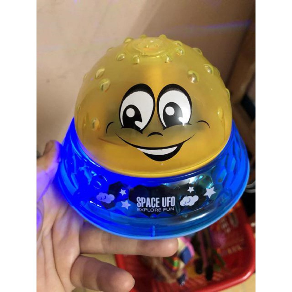 Đồ chơi nhà tắm bóng phun nước phát sáng có nhạc hình dạng đĩa bay UFO