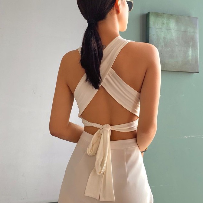 Áo croptop cổ tròn, sát nách, chéo lưng và thắt nơ xinh xắn