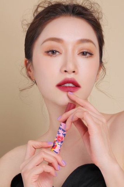 Son bút chì 3CE MAISON KITSUNE VELVET LIP CRAYON