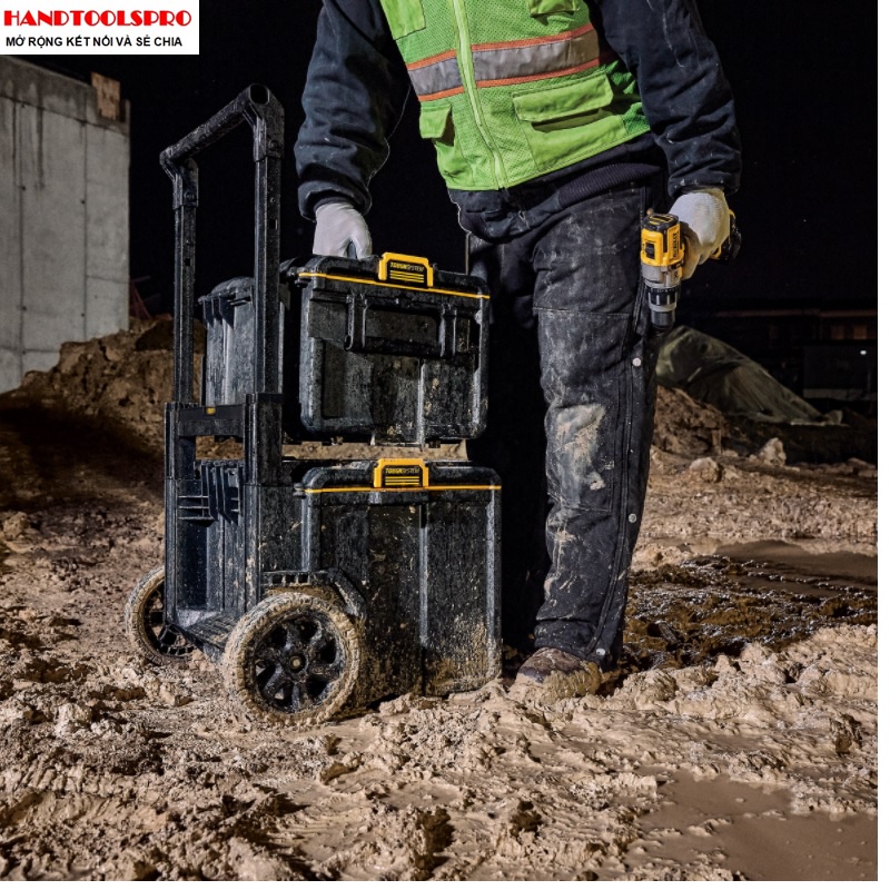 Hộp dụng cụ có xe đẩy  554x500x685mm Dewalt DWST83295-1