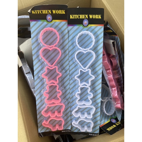 Khuôn cắt tạo hình bột làm bánh quy cho bé (Set 6 khuôn)