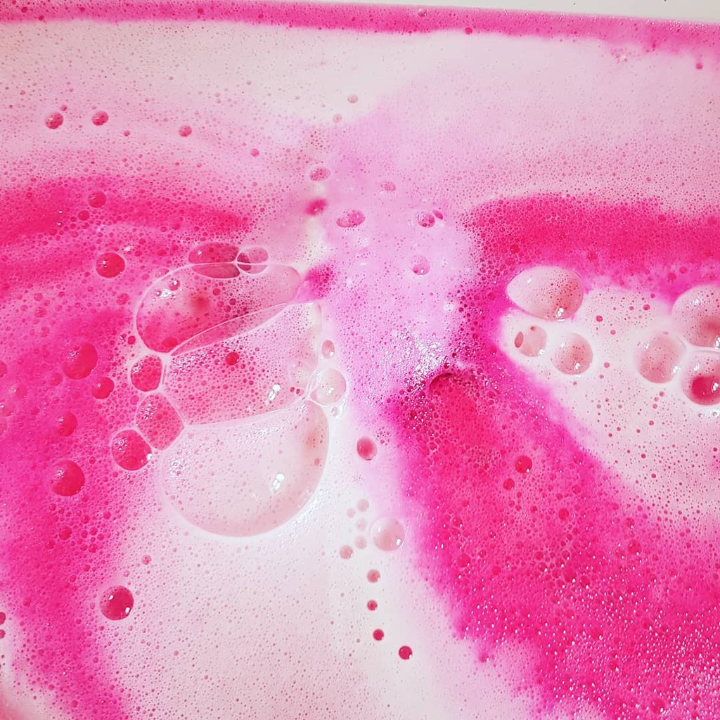 Bom tắm LUSH - The Comforter bath bomb | BigBuy360 - bigbuy360.vn