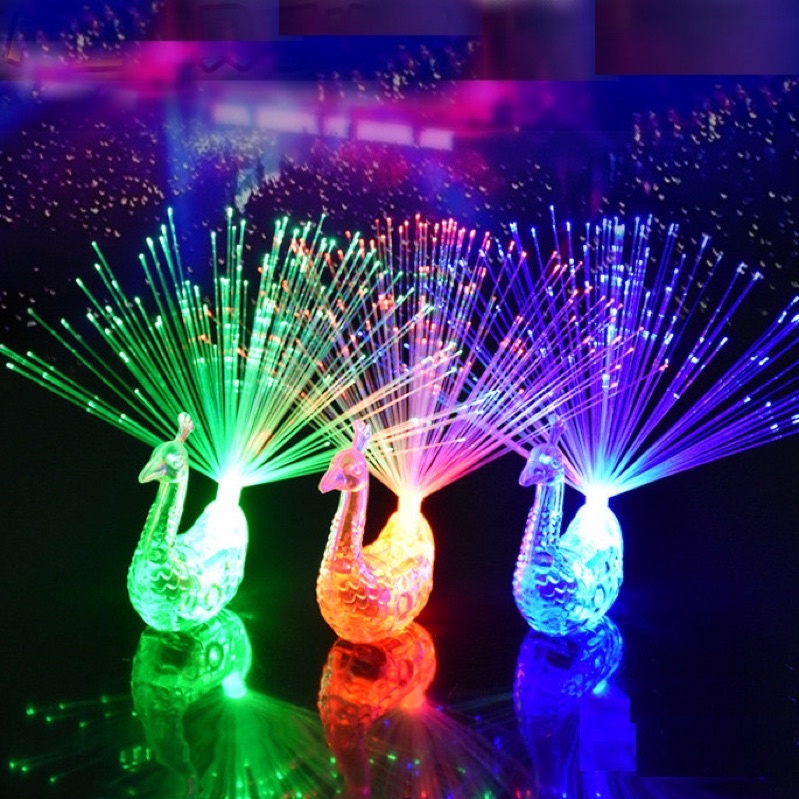 [ Rẻ Vô Địch ] Đồ Chơi Phát Sáng Con Công Dễ Thương, Nhẫn Đeo Tay Phát Sáng Con Công Cho Bé.