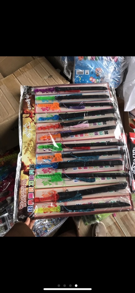 Kiếm nhựa loại to dài 33 cm