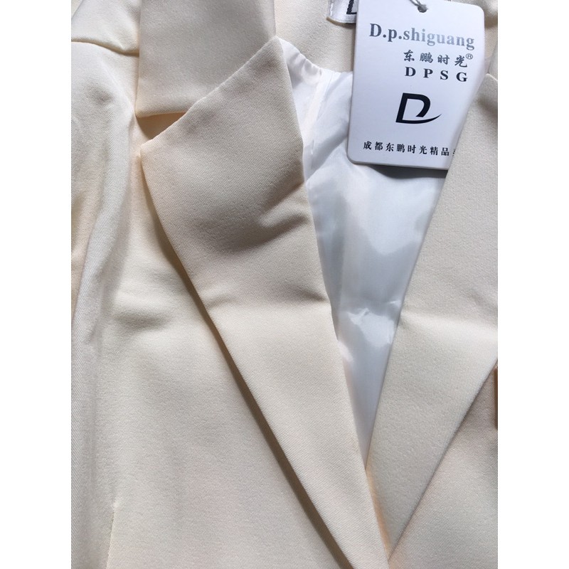 (Hàng có sẵn ) Siêu phẩm áo Blazer màu trắng kem chất đẹp (có ảnh chụp thật) | BigBuy360 - bigbuy360.vn