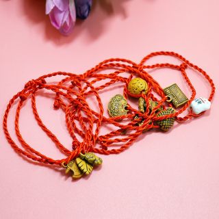 Vòng tay chỉ đỏ 12 con giáp