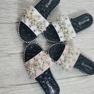 Xả dép hoa đá rẻ