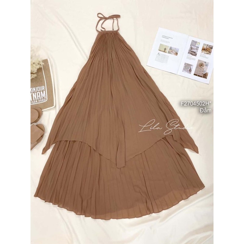 Đầm maxi tầng dập ly cổ yếm hở lưng | BigBuy360 - bigbuy360.vn