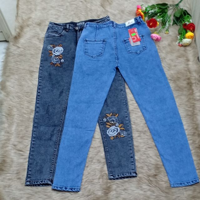 Quần jeans hoa thêu co giãn tốt HÌNH THẬT( 70kg)