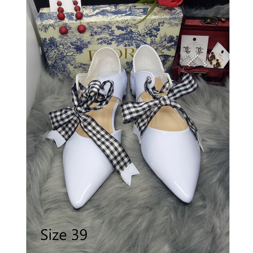 Giày búp bê gót chất da bóng màu xanh dương nhạt cột nơ, gót vuông cao 1 cm có viền đá , mũi nhọn